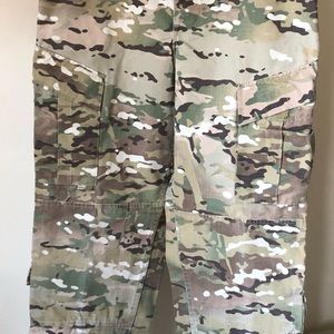 Propper camouflage pants. Size medium